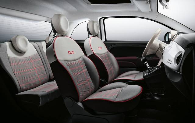 The interior of the 2015 Fiat 500