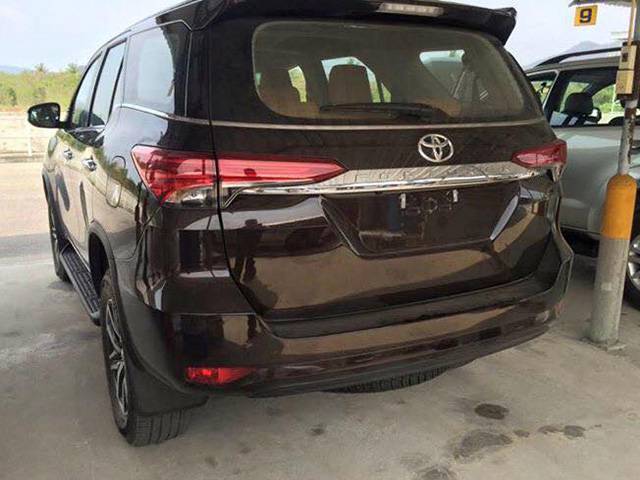 2016 Toyota Fortuner rear