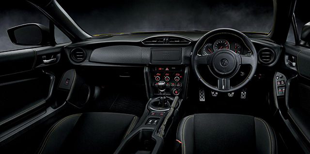 The cabin of the 2015 Toyota 86 Yellow Limited