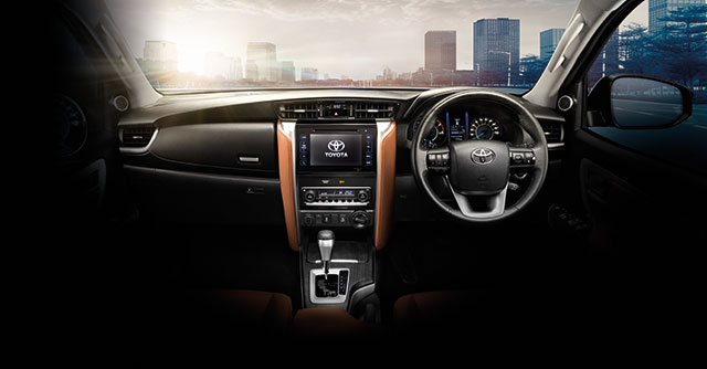 2016 Toyota Fortuner dashboard