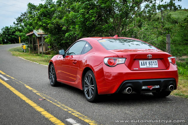 2015 Toyota 86 6MT rear shot