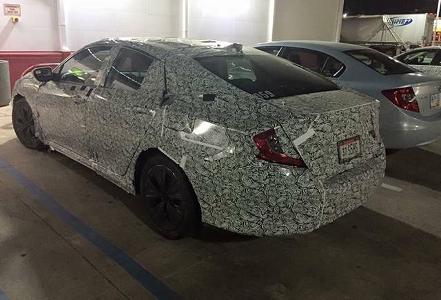 The rear quarter view of the supposed 2016 Honda Civic
