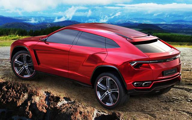 Side and rear quarter view of the Lamborghini Urus concept