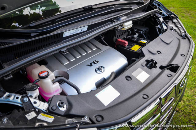 2015 Toyota Alphard V6 engine shot