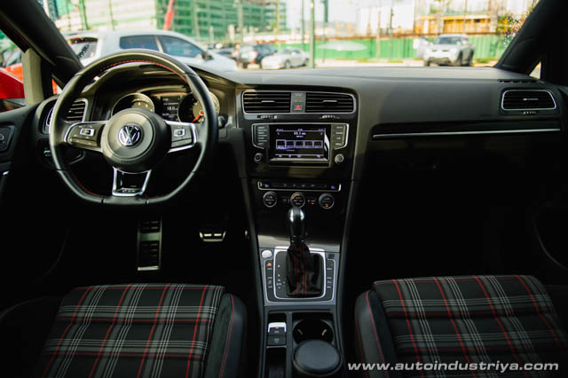 2015 Volkswagen Golf GTI dashboard shot