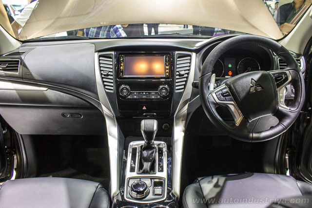 2016 Mitsubishi Montero Sport dashboard