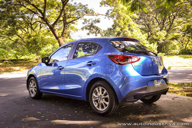 2015 Mazda 2 Drive rear shot