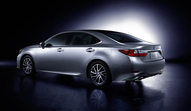2015 Lexus ES350 rear