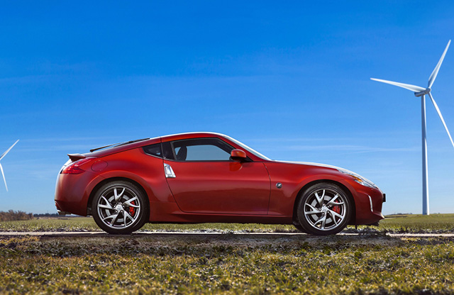 The Nissan 370Z's side profile