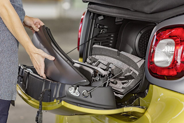 The storage comparment of the Smart ForTwo Cabrio