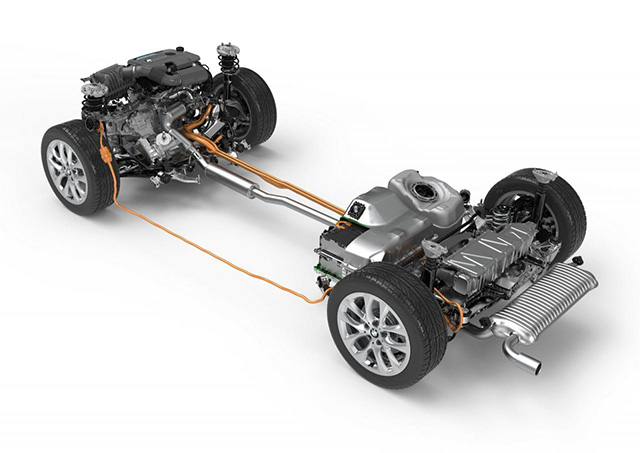 The hybrid powertrain of the BMW 225xe