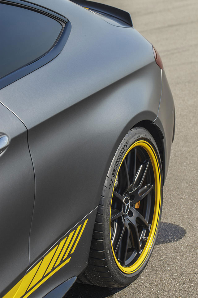 The yellow stripes on the wheels and body of the C63 Coupe Edition 1