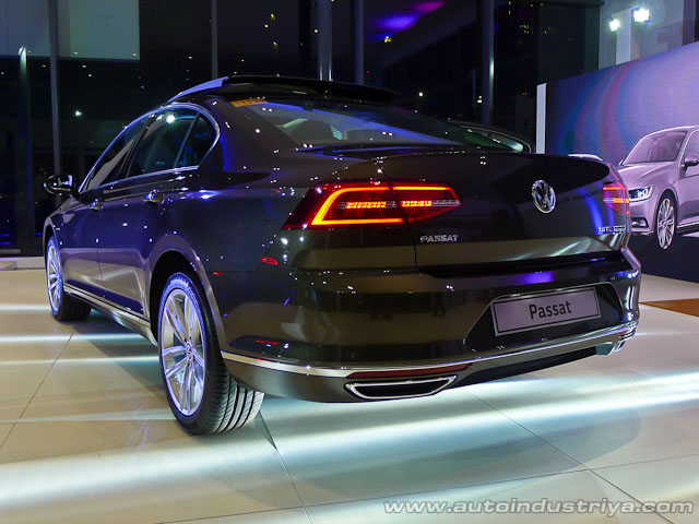 2015 VW Passat rear
