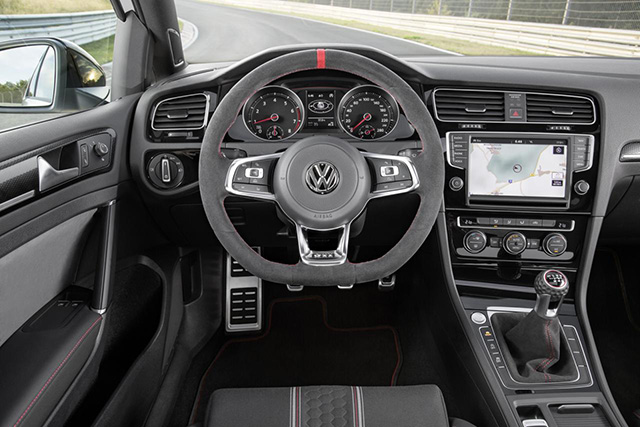 Interior of the Volkswagen Golf GTI Clubsport