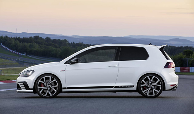 Side profile of the Volkswagen Golf GTI Clubsport