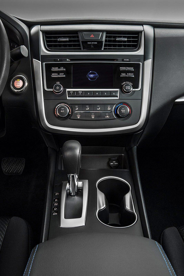 Center console of the 2016 Altima
