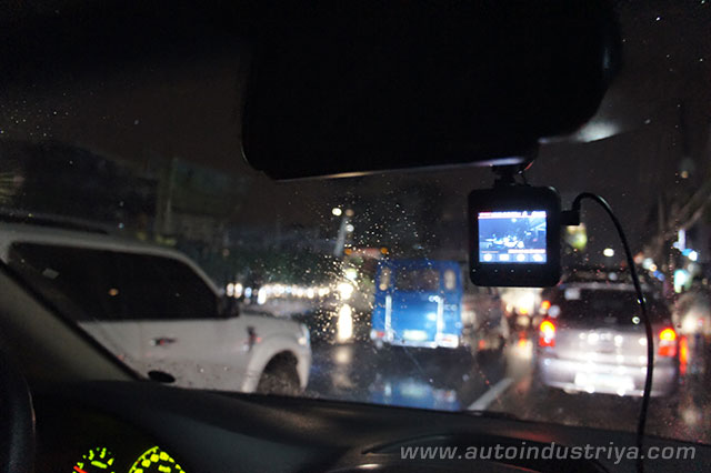 Transcend DrivePro 200 mounted