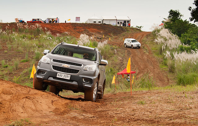 The Chevrolet Trailblazer getting started in the mud