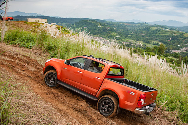 The Colorado Tracker Pro easily tackling a steep hill