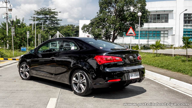 2015 Kia Forte Koup 2.0L AT rear shot