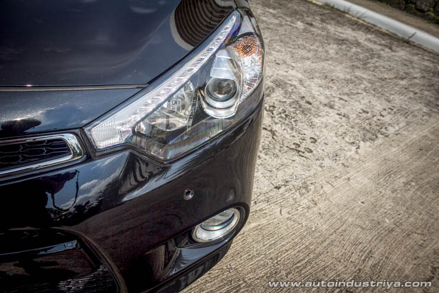 2015 Kia Forte Koup 2.0L AT headlight