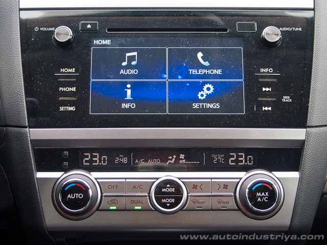 2015 Subaru Legacy 2.5i-S infotainment shot