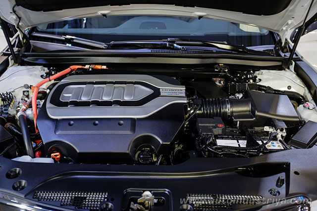 Honda Legend engine bay
