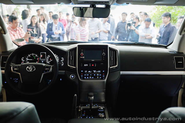 interior land cruiser