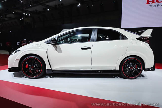The side profile of the 2016 Honda Civic Type R