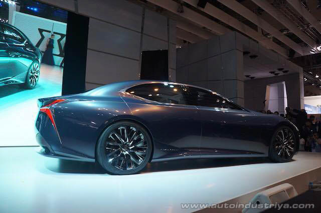 The side profile of the Lexus LF-FC