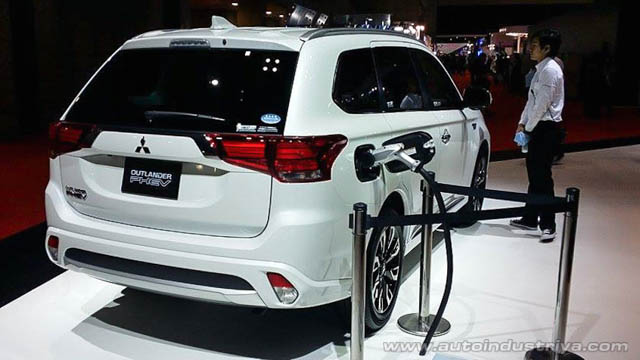 2015 Mitsubishi Outlander PHEV rear shot