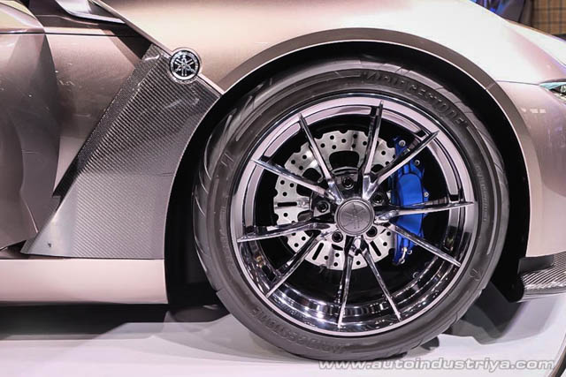 Carbon fiber and Yamaha Logo on the Sports Ride Concept