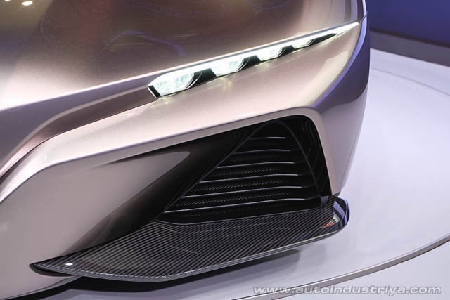 Headlights of the Yamaha Sports Ride Concept