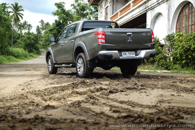 2015 Mitsubishi Strada GLS V rear shot