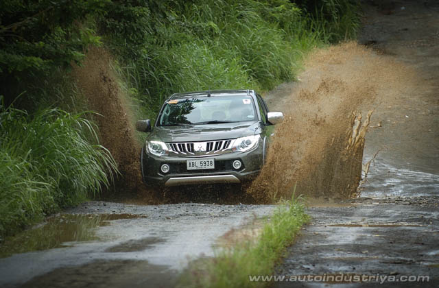 2015 Mitsubishi Strada GLS V