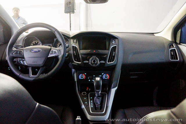 Inside the 2016 Ford Focus