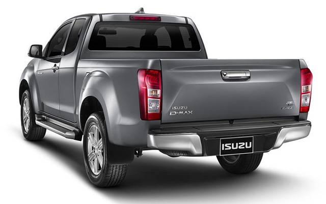 Rear quarter view of isuzu D-Max 2016