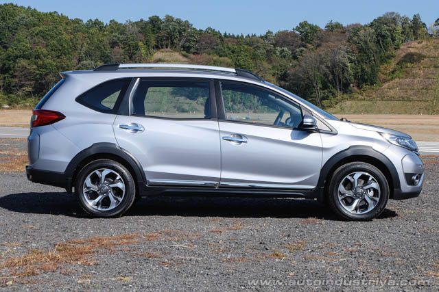 2016 Honda BR-V Prototype side shot