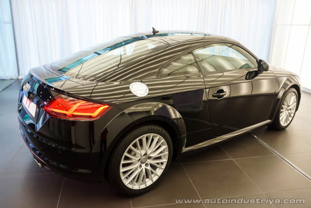 Rear quarter view of the 2016 Audi TT