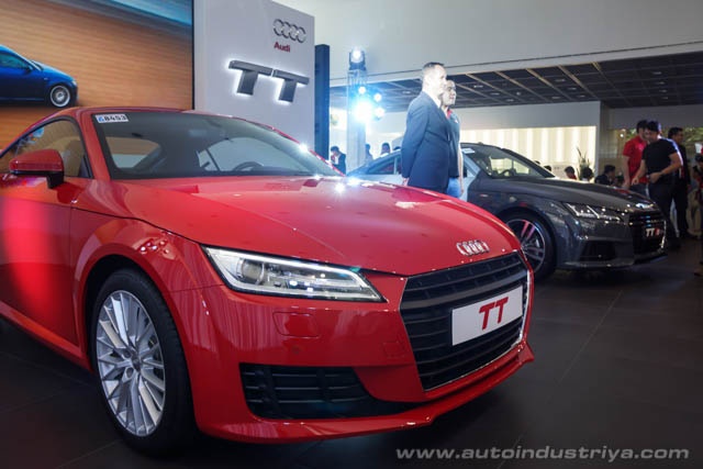 Both the Audi TT and Audi TT S Line