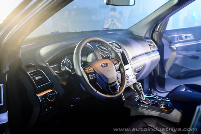 2016 Ford Explorer Sport interior