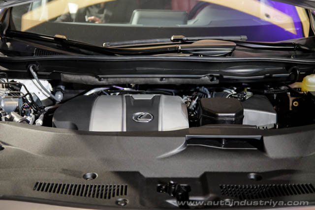 The 3.5-liter V6 powering the Lexus RX350