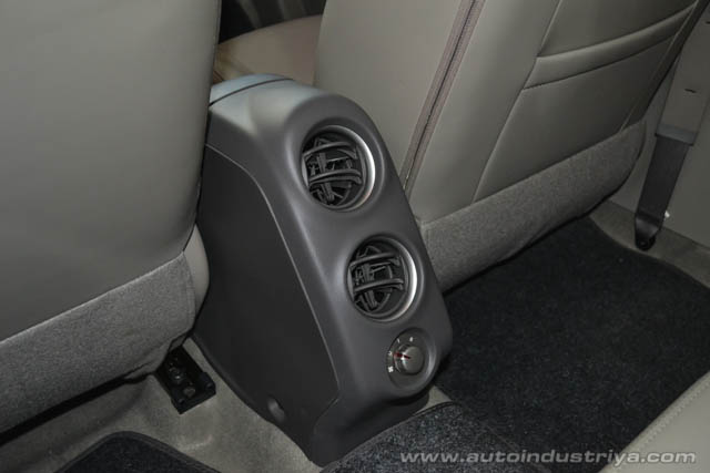Rear aircon vents at the 2016 Nissan Almera