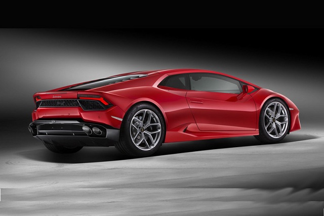 Rear quarter view of the all-new Lamborghini Huracan LP 580-2