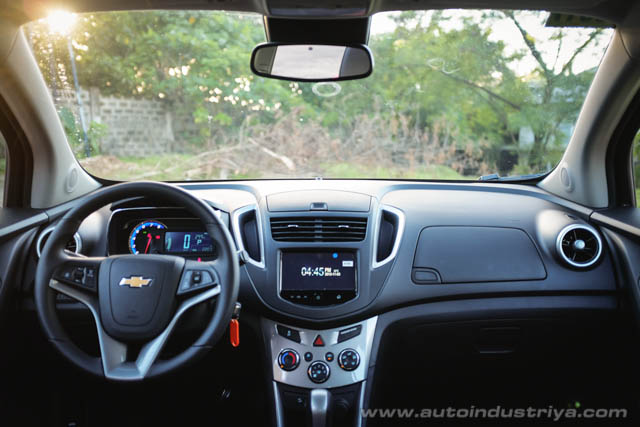 2015 Chevrolet Trax 1.4 LT dashboard shot
