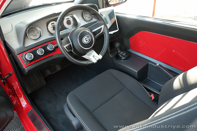 Elio Motors P5 interior