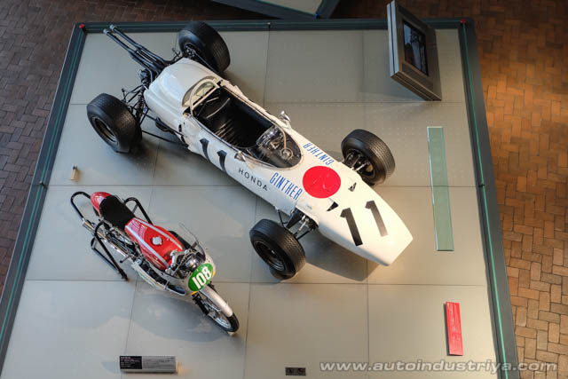 The Honda RA272 and GP motorcycle