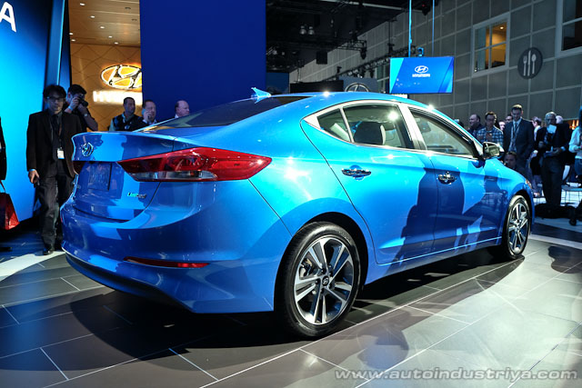 2016 Hyundai Elantra rear