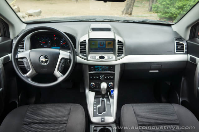 2015 Chevrolet Captiva AT dashboard shot