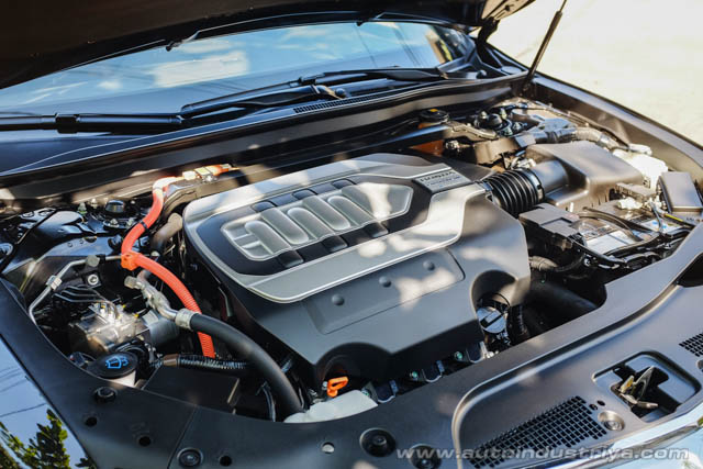 2015 Honda Legend Hybrid engine shot
